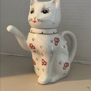 Maneki Neko Lucky Cat Teapot/ creamer with Red Floral Design gold trim